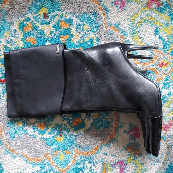 CHANEL Leather Folded Over Pointed Cap Toe Mid Calf Boots Size 36 - Picture 3 of 10